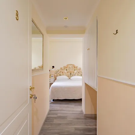 Dante's In Vaticano 2 Bed & Breakfast