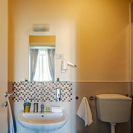 Dante's In Vaticano 2 Bed & Breakfast
